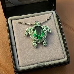 GREEN CRYSTAL TURTLE PENDANT NECKLACE NWT STERLING SILVER